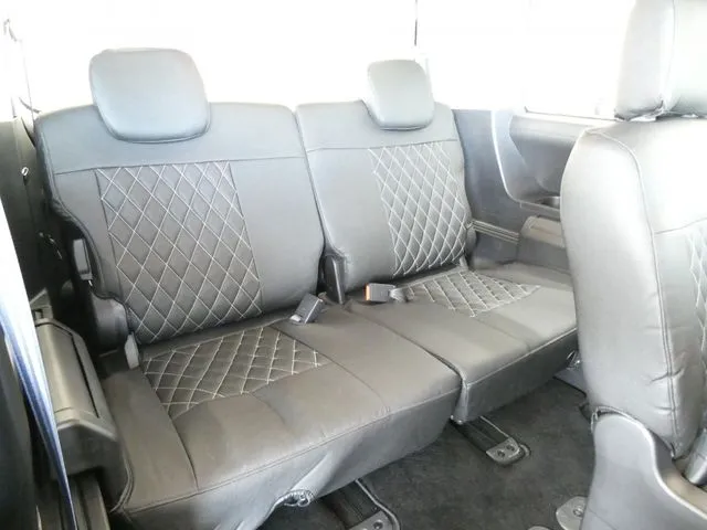 ミツビシ　デリカ　Ｄ：５　４ＷＤ