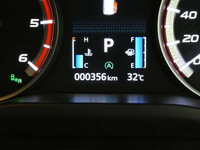 ミツビシ　デリカ　Ｄ：５　４ＷＤ