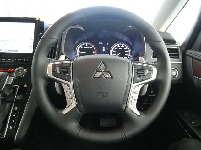 ミツビシ　デリカ　Ｄ：５　４ＷＤ