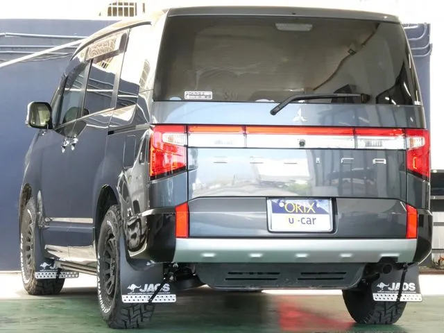 ミツビシ　デリカ　Ｄ：５　４ＷＤ