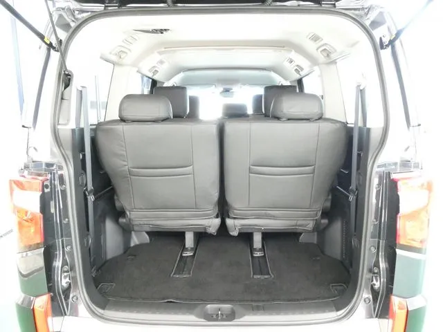 ミツビシ　デリカ　Ｄ：５　４ＷＤ