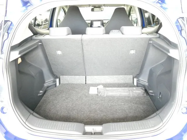 アクア（トヨタ）の車両写真