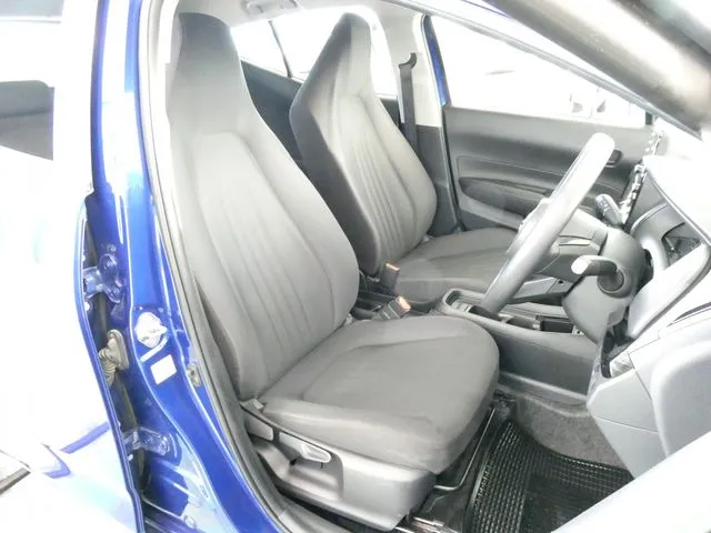 アクア（トヨタ）の車両写真