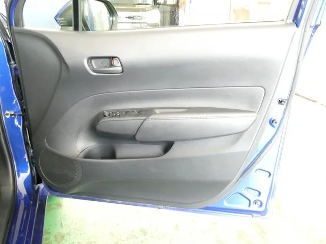 アクア（トヨタ）の車両写真