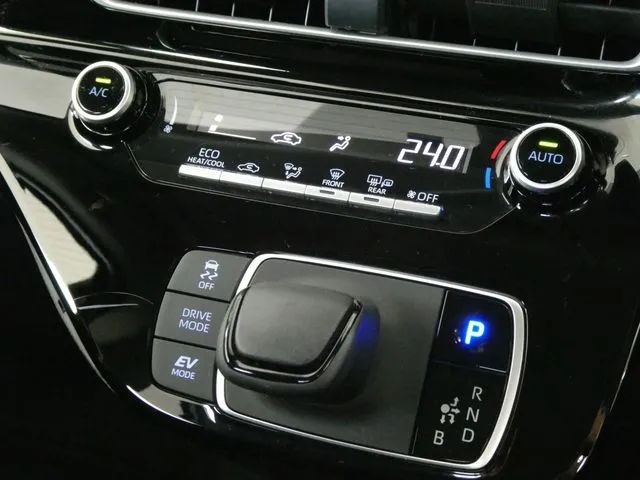 アクア（トヨタ）の車両写真