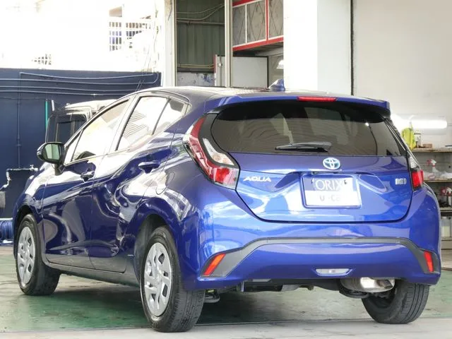 アクア（トヨタ）の車両写真