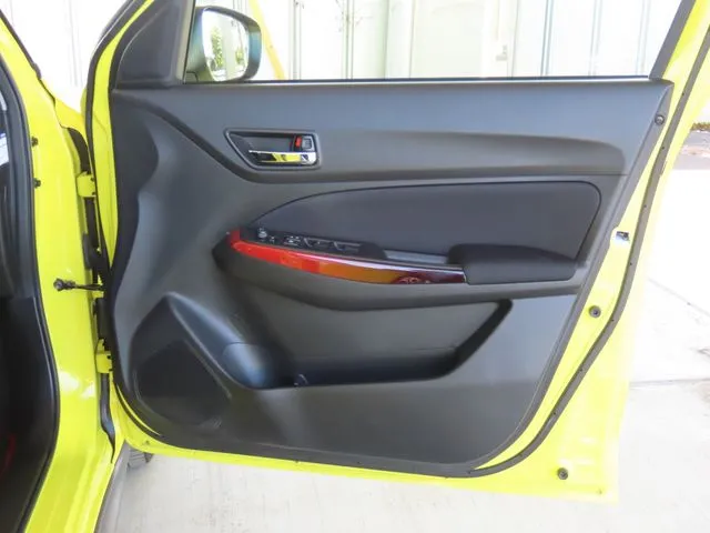 スイフト（スズキ）の車両写真