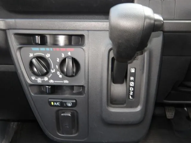 ハイゼットカーゴ（ダイハツ）の車両写真