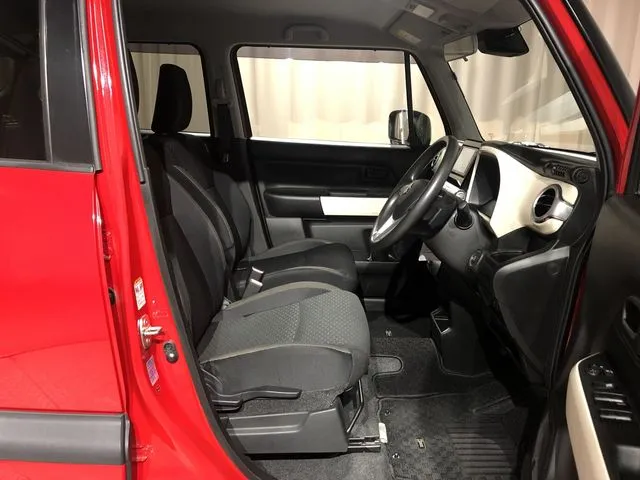 クロスビー（スズキ）の車両写真