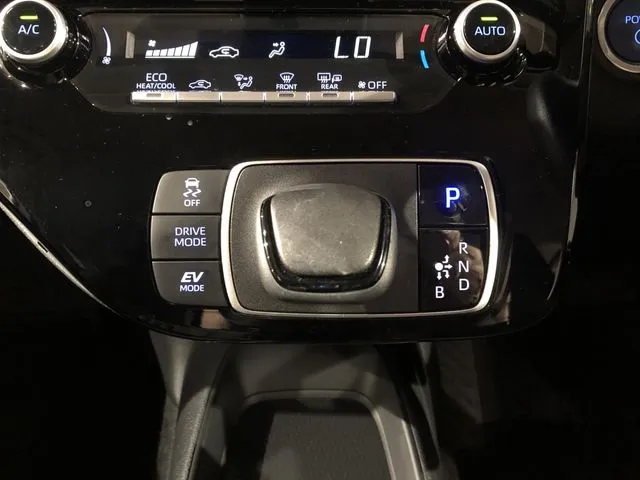 アクア（トヨタ）の車両写真