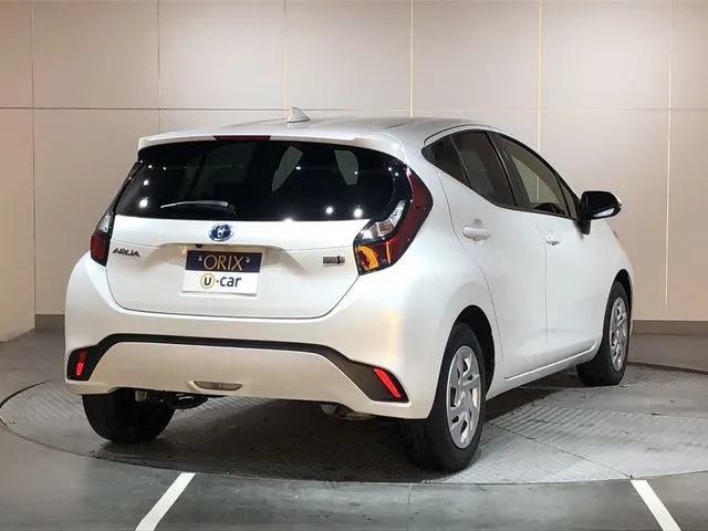アクア（トヨタ）の車両写真