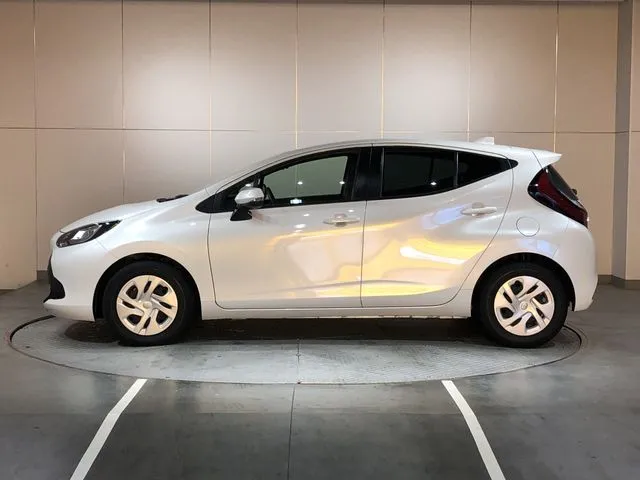 アクア（トヨタ）の車両写真