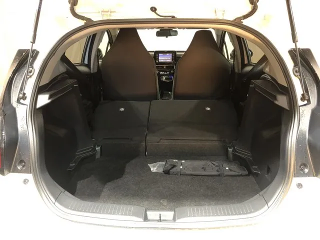 アクア（トヨタ）の車両写真