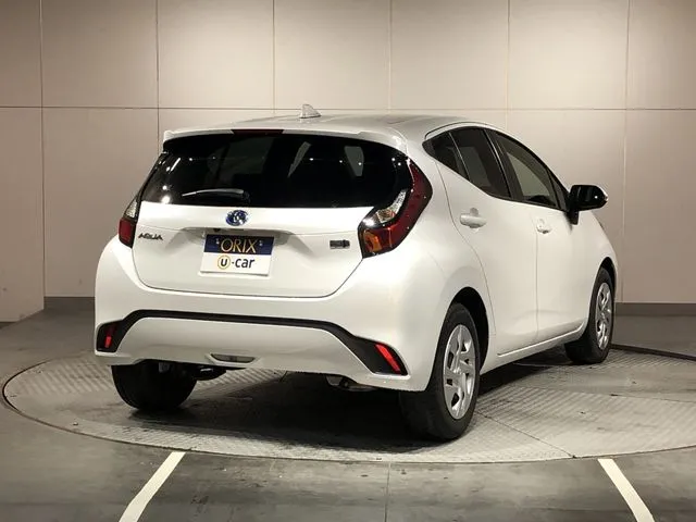 トヨタ　アクア