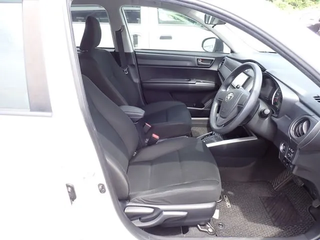 トヨタ　カローラフィールダー