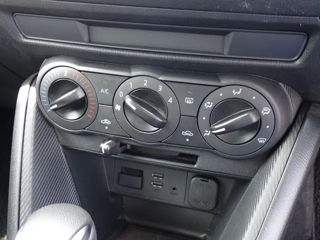 マツダ　ＭＡＺＤＡ２