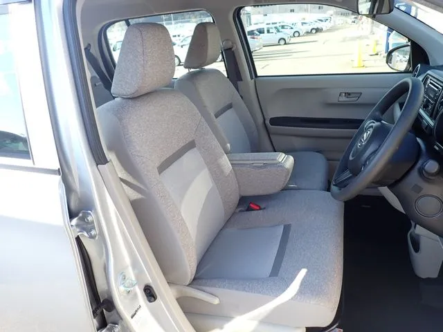 ブーン（ダイハツ）の車両写真