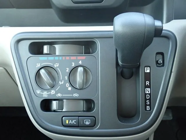 ブーン（ダイハツ）の車両写真