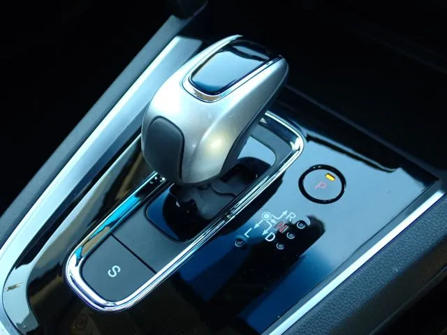 ホンダ　シャトル　ハイブリッド