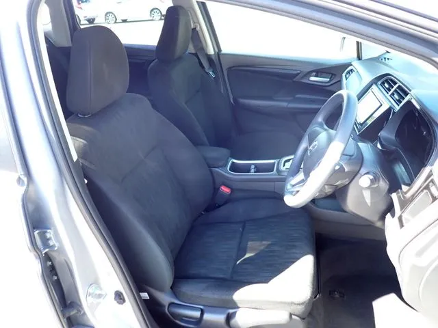 ホンダ　シャトル　ハイブリッド