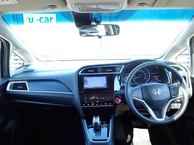 ホンダ　シャトル　ハイブリッド