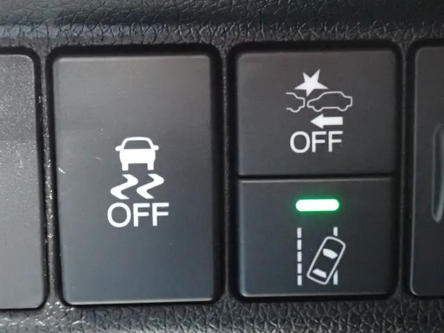 ホンダ　シャトル　ハイブリッド