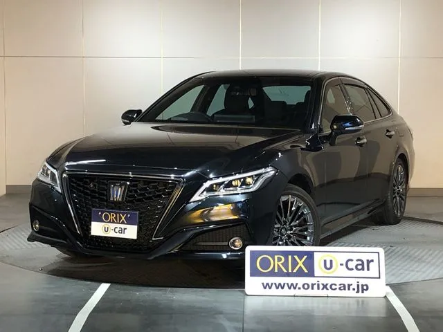 トヨタ　クラウン　セダン　ハイブリッド　４ＷＤ