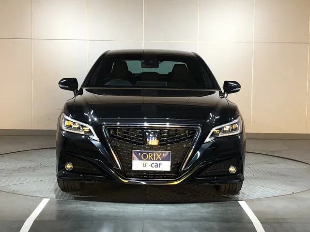 トヨタ　クラウン　セダン　ハイブリッド　４ＷＤ