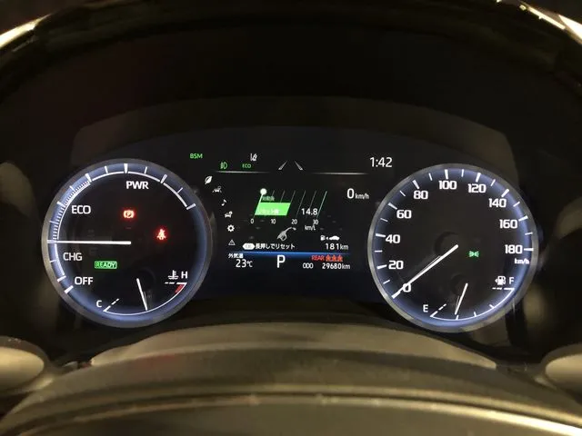 トヨタ　クラウン　セダン　ハイブリッド　４ＷＤ