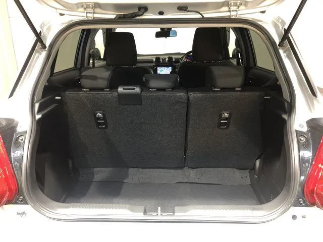 スズキ　スイフト　４ＷＤ