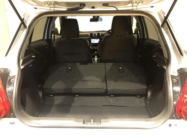 スズキ　スイフト　４ＷＤ