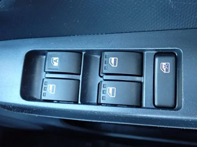 ダイハツ ミラ イース