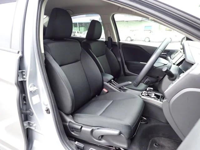 ホンダ　グレイス　ハイブリッド