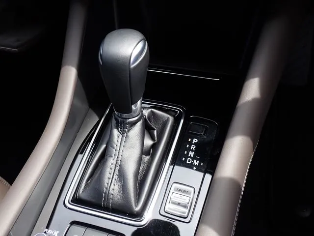 マツダ　ＭＡＺＤＡ６　セダン