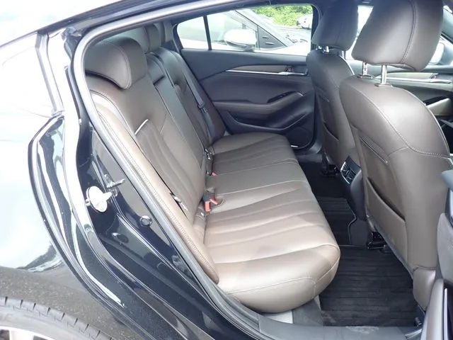 マツダ　ＭＡＺＤＡ６　セダン