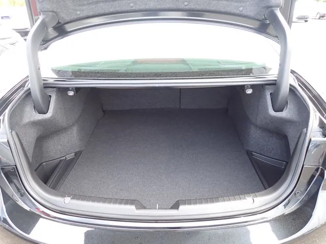 マツダ　ＭＡＺＤＡ６　セダン