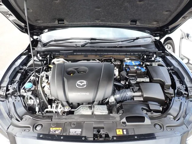 マツダ　ＭＡＺＤＡ６　セダン