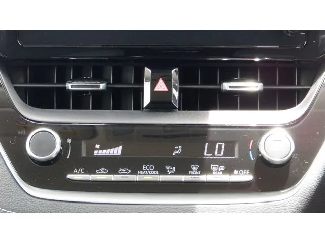 カローラ ツーリング ハイブリッド(トヨタ)の車両写真