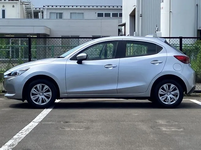 マツダ MAZDA2