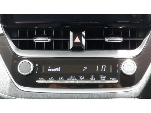 トヨタ　カローラ　ツーリング　ハイブリッド