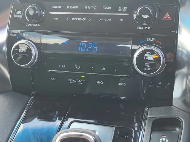 トヨタ　ヴェルファイア　４ＷＤ