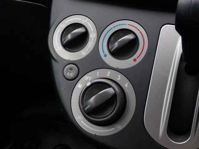 ミラバン(ダイハツ)の車両写真