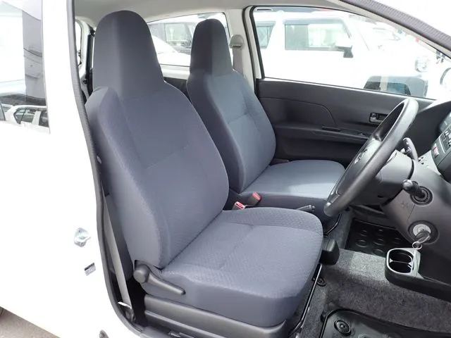 ミラバン(ダイハツ)の車両写真