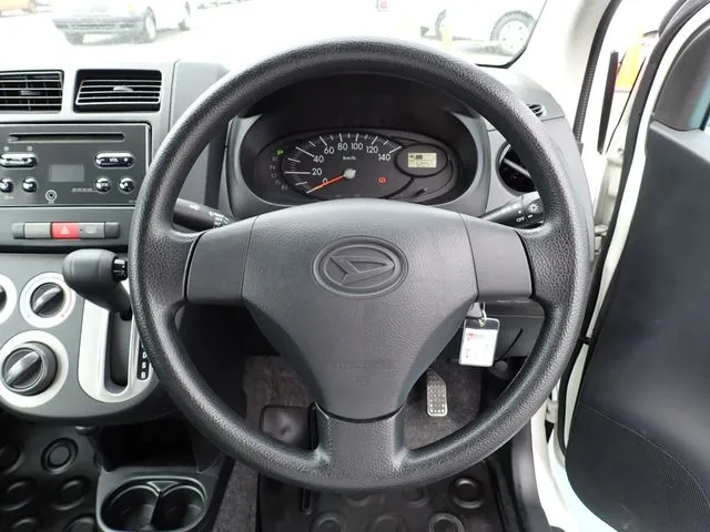 ミラバン(ダイハツ)の車両写真