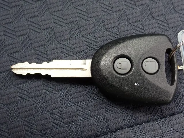 ミラバン(ダイハツ)の車両写真