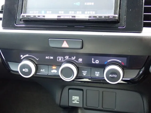 ホンダ　フィット　ｅ：ＨＥＶ