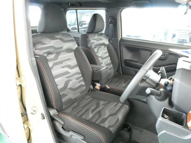 タフト（ダイハツ）の車両写真