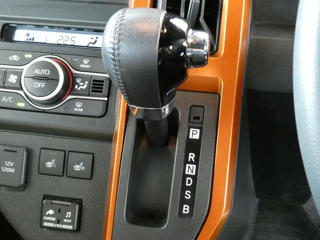 タフト（ダイハツ）の車両写真