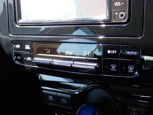 トヨタ プリウス