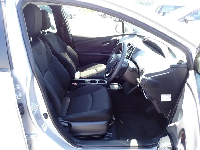 トヨタ プリウス